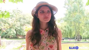 Porno n brune française petit sein